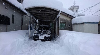 駐車場雪.jpg